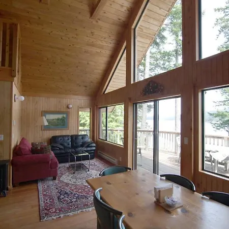 Desolation Sound Resort Powell River Room photo