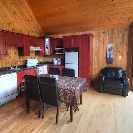 Desolation Sound Resort Powell River Room photo