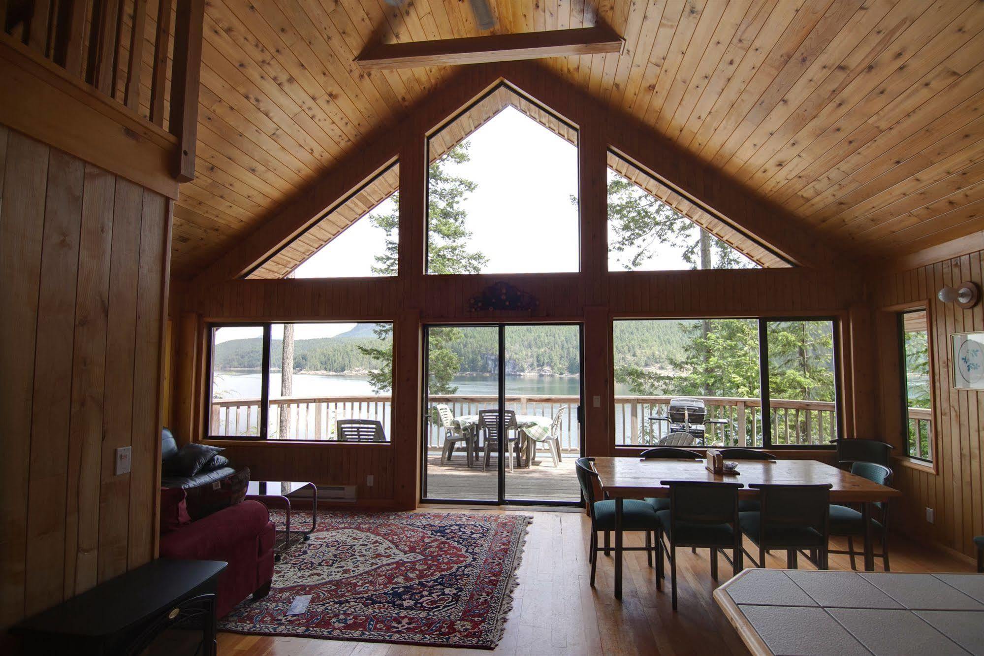 Lodge Desolation Sound *