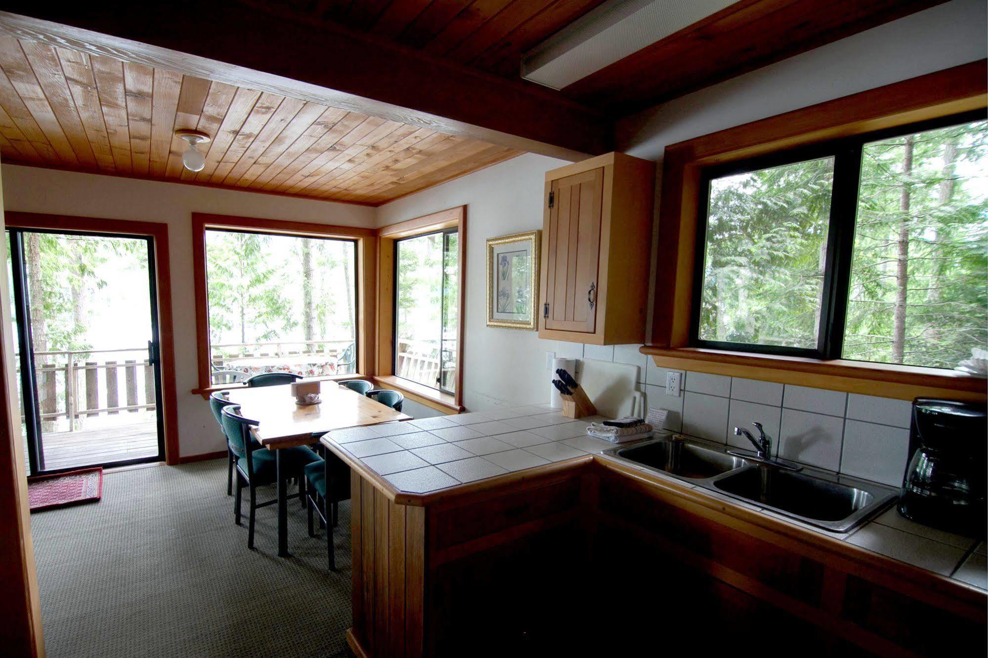 Desolation Sound Lodge Powell River